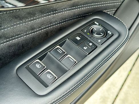 Used 2024 Lexus LS 500 AWD w/ Luxury Package image 16