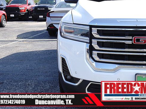 Used 2023 GMC Acadia SLT FWD image 44