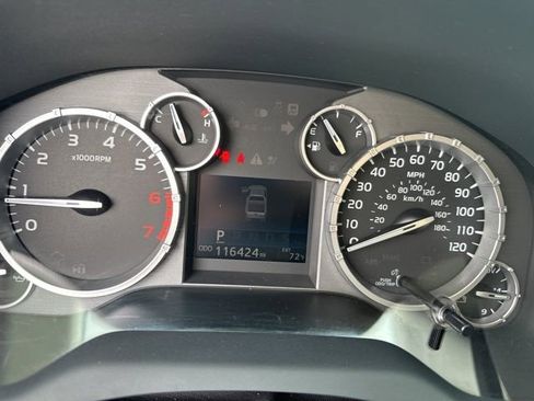 Used 2015 Toyota Tundra SR5 w/ SR5 Upgrade Package image 18