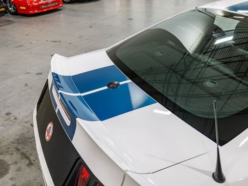 Used 2012 Ford Mustang GT Premium w/ HID Headlamps & Security Pkg RWD image 21