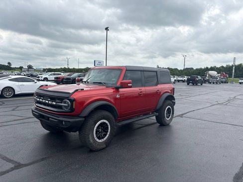 Used 2023 Ford Bronco Outer Banks w/ Sasquatch Package AWD/4WD image 4