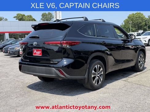 Used 2022 Toyota Highlander XLE AWD/4WD image 8