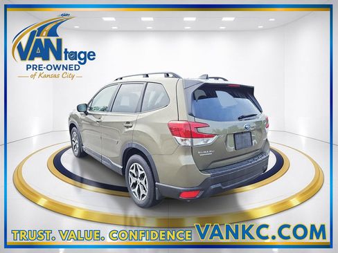 Certified 2024 Subaru Forester Premium AWD/4WD image 9