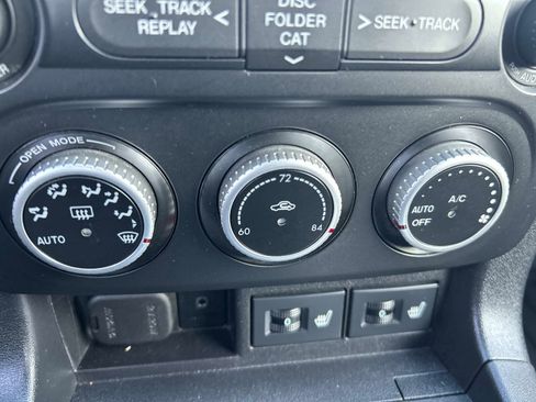 Used 2010 MAZDA MX-5 Miata Grand Touring w/ Premium Pkg image 20