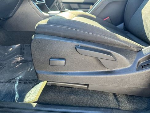 Used 2016 Chevrolet Colorado LT w/ LT Convenience Package image 12