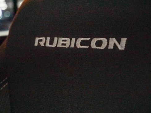 Used 2016 Jeep Wrangler Unlimited Rubicon w/ Connectivity Group image 26