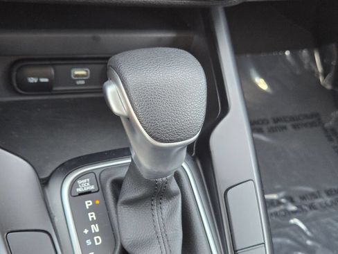 Certified 2025 Kia Soul LX w/ LX Technology Package FWD image 28