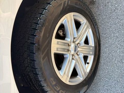 Used 2021 Ford Expedition XLT AWD/4WD image 8