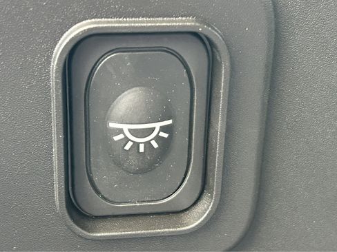 New 2023 Ford F150 Lightning Lariat image 9