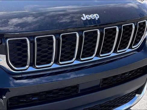 Used 2025 Jeep Grand Cherokee L Limited AWD/4WD image 31
