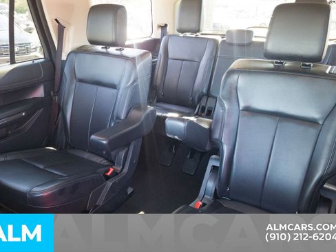 Used 2024 Ford Expedition XLT image 18