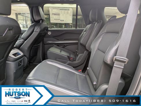 New 2026 Lincoln Navigator Reserve w/ Jet Appearance Package image 16