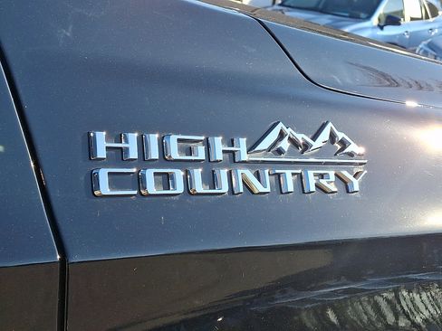 Used 2024 Chevrolet Tahoe High Country image 32