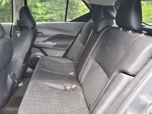 Used 2024 Nissan Kicks SV FWD image 19