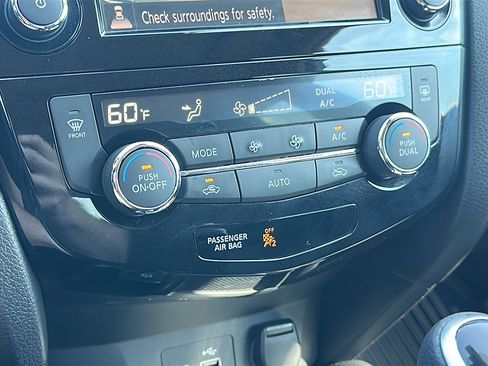 Used 2021 Nissan Rogue Sport SL w/ Premium Package image 34