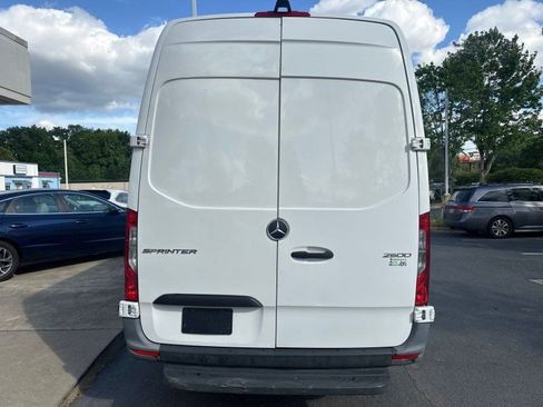 Used 2021 Mercedes-Benz Sprinter 2500 w/ Driver Convenience Package image 5