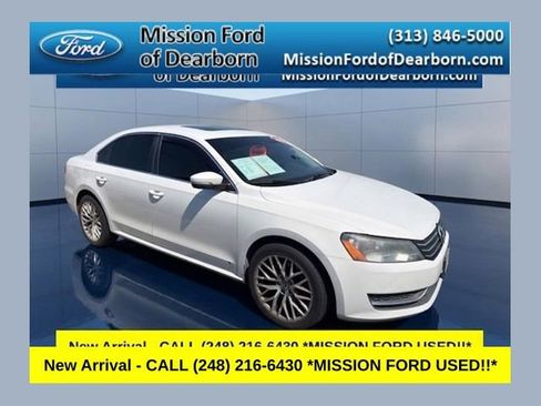 Used 2014 Volkswagen Passat 1.8T SE FWD image 1