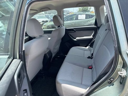 Used 2014 Subaru Forester 2.5i AWD/4WD image 9