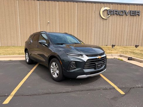 Used 2020 Chevrolet Blazer LT FWD image 2