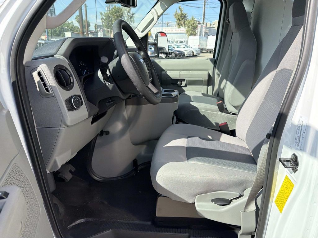 New 2027 Ford E-450 and Econoline 450 Super Duty w/ Interior Upgrade Package RWD image 14