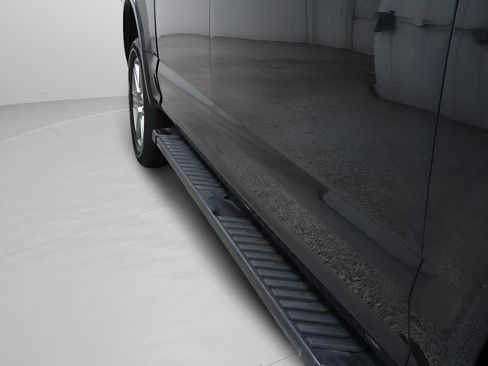 Used 2019 Ford F150 XLT w/ Equipment Group 302A Luxury AWD/4WD image 32