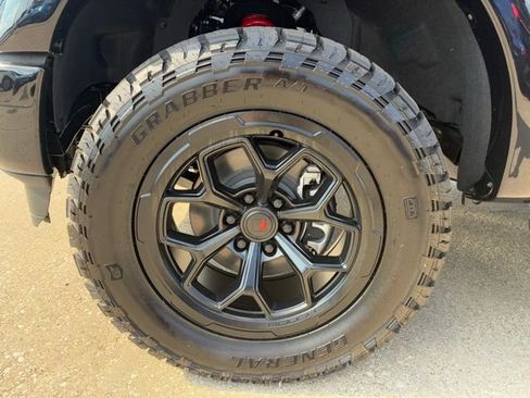 New 2025 Ford F150 Lariat w/ Equipment Group 502A High image 36