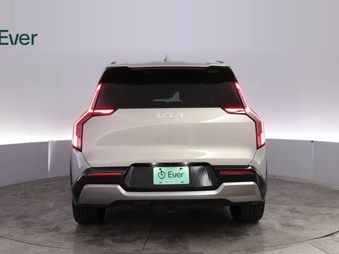 Used 2024 Kia EV9 Land AWD/4WD image 15