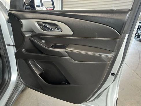 Used 2020 Chevrolet Traverse LS FWD image 12