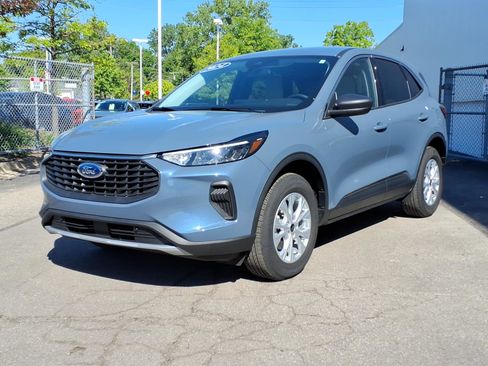 Certified 2024 Ford Escape Active w/ Tech Pack #1 AWD/4WD image 3