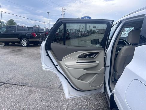Used 2019 GMC Terrain Denali w/ Advanced Safety Package AWD/4WD image 16