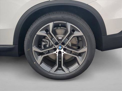 New 2026 BMW X5 xDrive50e w/ Executive Package image 10