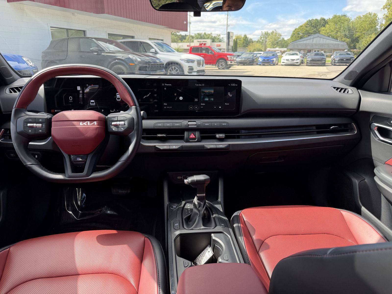 Used 2025 Kia K4 GT-Line w/ GT-Line Premium Package FWD image 27