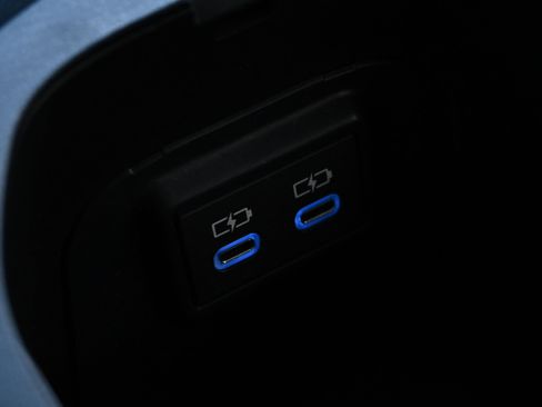 Used 2022 Toyota RAV4 XLE Premium image 33