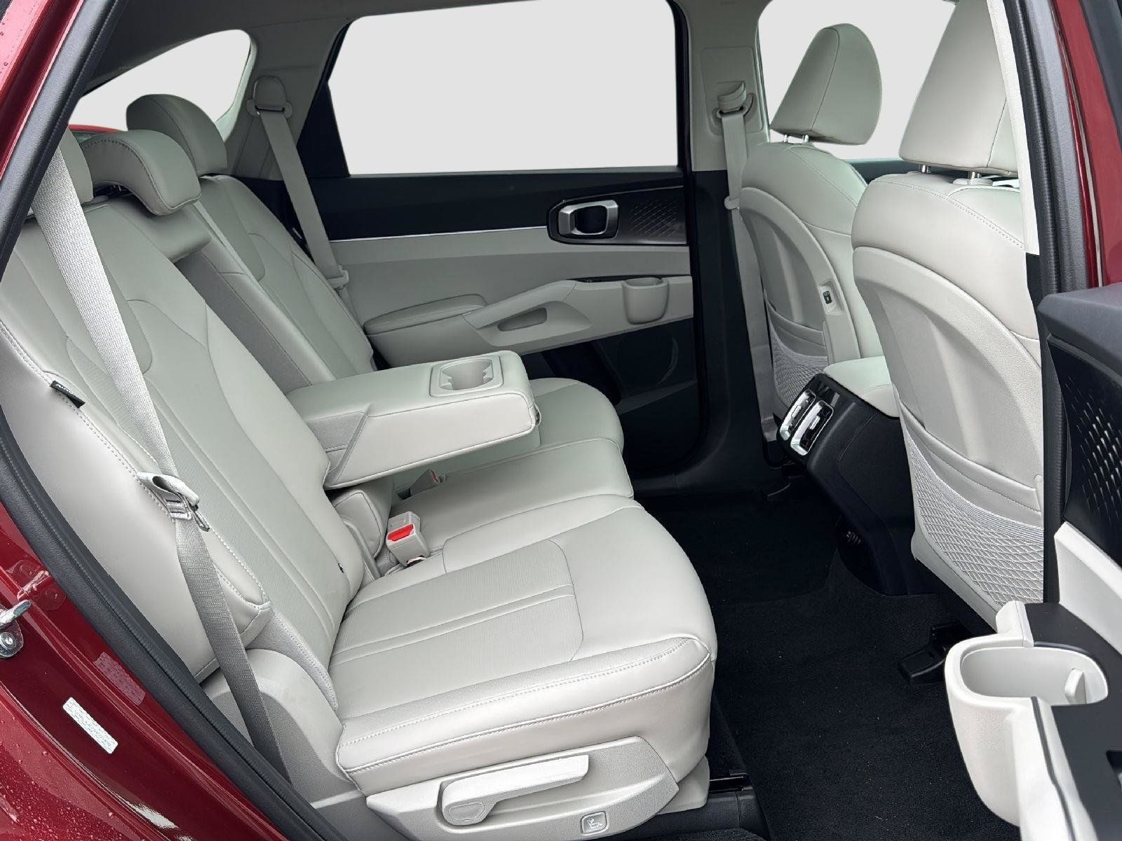 Used 2025 Kia Sorento S w/ Panoramic Sunroof Package FWD image 35