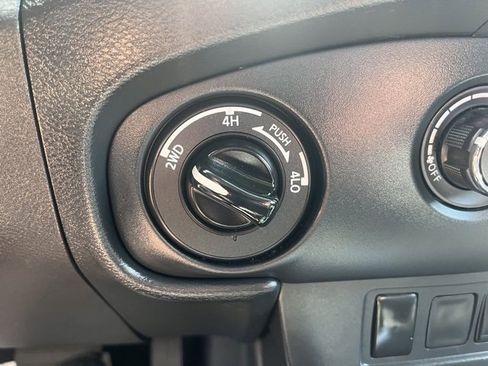 Used 2022 Nissan Frontier S w/ Technology Package image 10