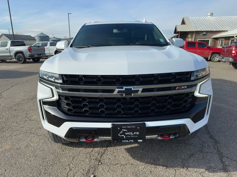 Used 2022 Chevrolet Tahoe Z71 w/ Luxury Package AWD/4WD image 2