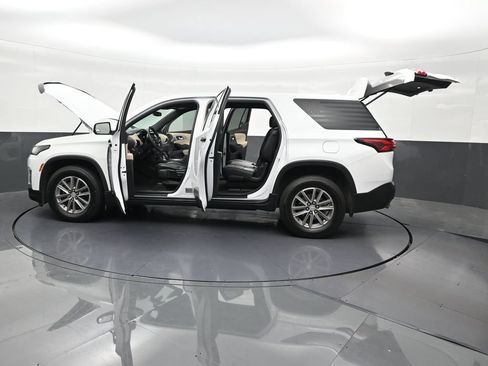 Used 2023 Chevrolet Traverse LS FWD image 34