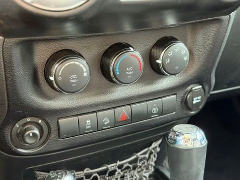 Used 2014 Jeep Wrangler Unlimited Sahara w/ Dual Top Group AWD/4WD image 11