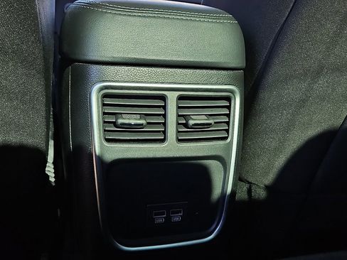 Used 2023 Dodge Charger SXT image 18