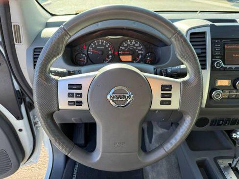 Used 2016 Nissan Frontier SV image 20