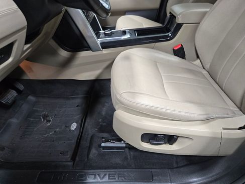 Used 2019 Land Rover Discovery Sport HSE image 11