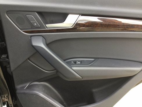 Used 2019 Audi Q5 2.0T Premium AWD/4WD image 15