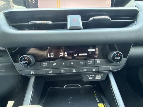 New 2026 Subaru Outback Touring AWD/4WD image 19