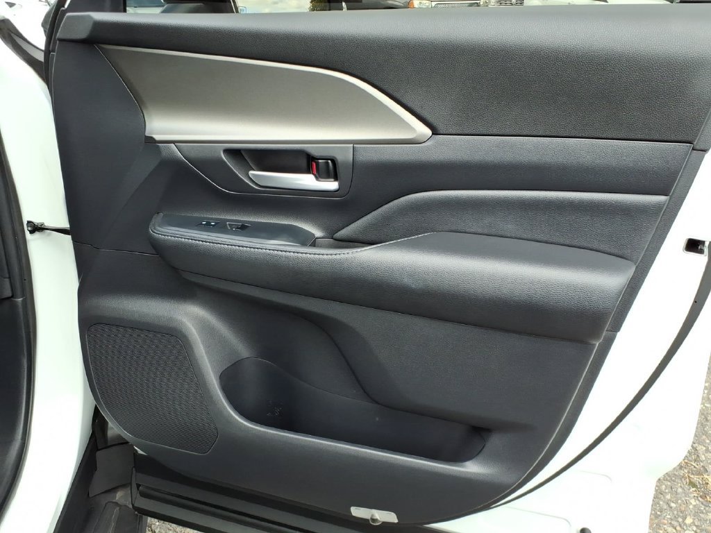 Used 2024 Toyota Grand Highlander AWD image 10