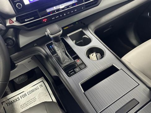 Used 2025 Toyota Sienna XLE image 41