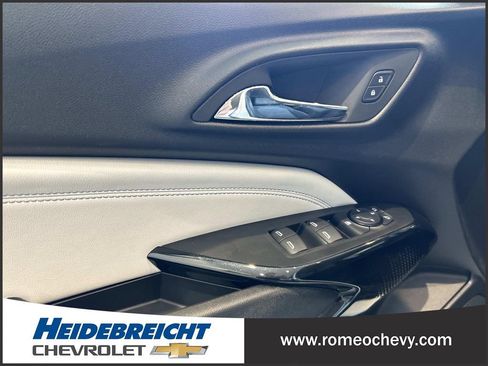 Used 2024 Chevrolet Trax LT w/ Driver Confidence Package FWD image 11
