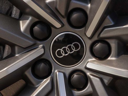Used 2023 Audi Q3 2.0T Premium w/ Black Optic Sport Package AWD/4WD image 15