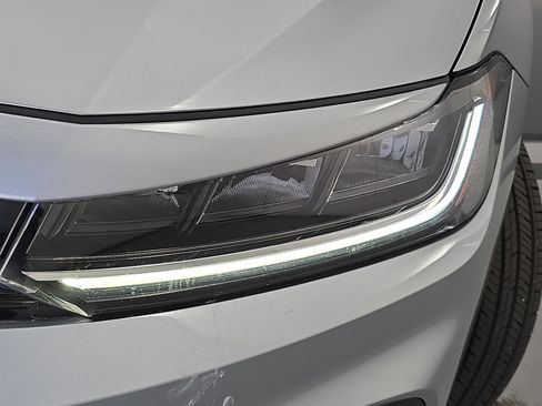 Used 2025 Volkswagen Jetta S image 30