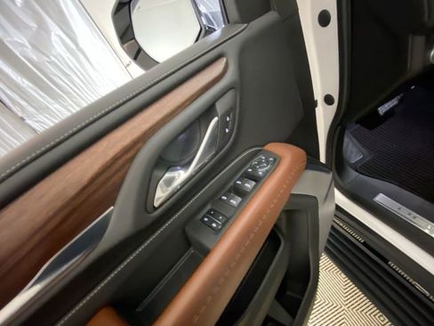 Used 2023 GMC Yukon Denali Ultimate AWD/4WD image 26