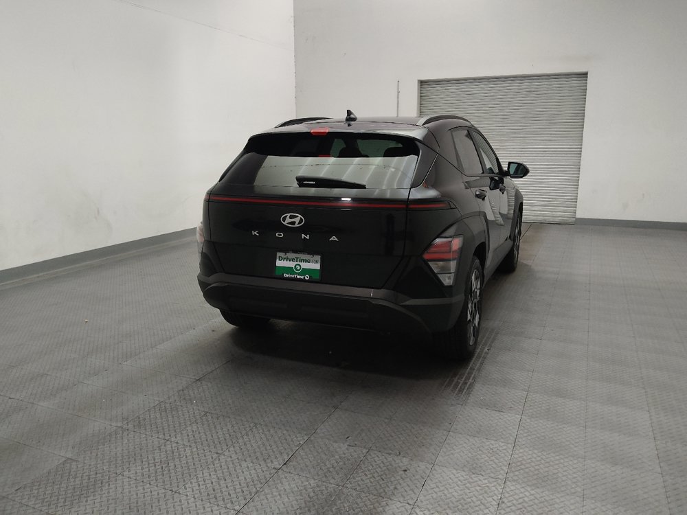 Used 2025 Hyundai Kona SEL FWD image 7